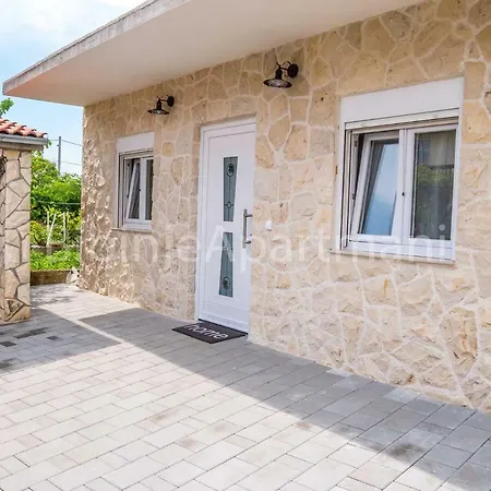 Apartment Ana I Ljubo *