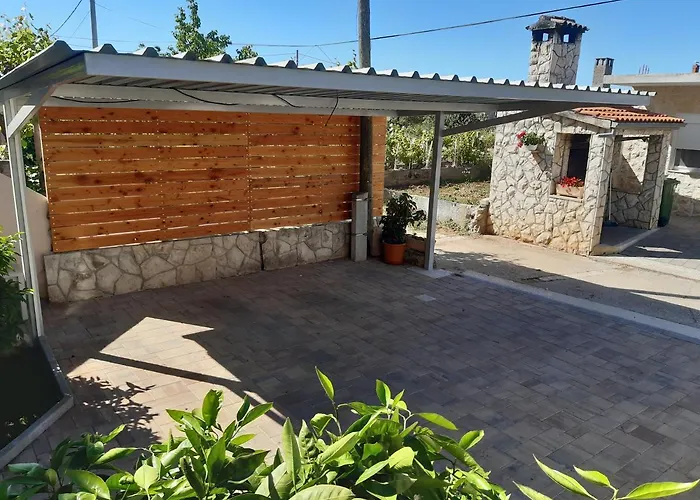 Ana I Ljubo Apartment Sukošan